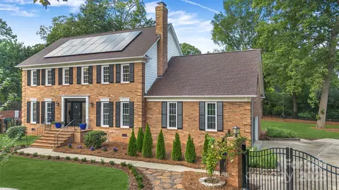 11605 Old Surry Ln, Charlotte, NC 28277