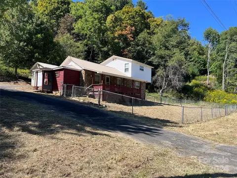 5259 Nc 261 Hwy, Bakersville, NC 28705