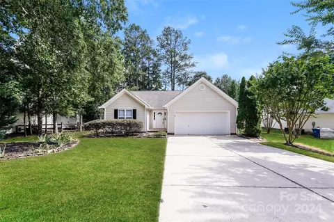 4017 Maple Shore Dr, Matthews, NC 28104