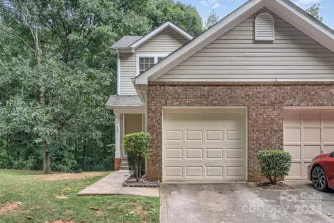 1201 Maple Shade Ln, Charlotte, NC 28270