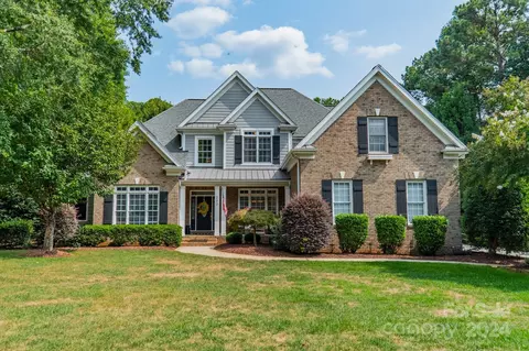 293 Bayberry Creek Cir, Mooresville, NC 28117