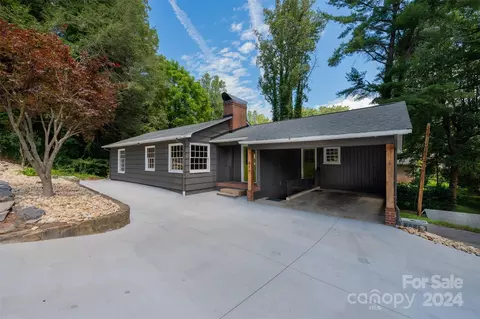 419 Maple Nw Dr NW, Lenoir, NC 28645