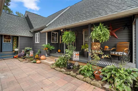 822 Holly Ridge Rd, Blacksburg, SC 29702