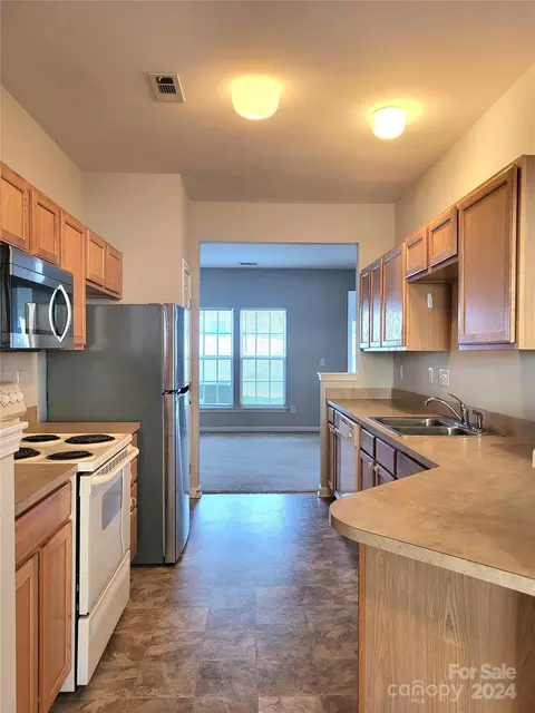 7945 Mariners Pointe Cir, Denver, NC 28037 photo 6