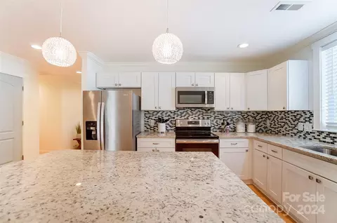 808 Alisa Dr, Monroe, NC 28112 photo 9