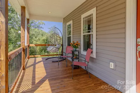 227 Samuels Dr, Canton, NC 28716 photo 2