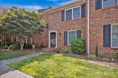 6640 Bunker Hill Cir, Charlotte, NC 28210