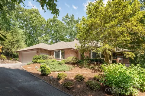 312 Kenmure Dr, Flat Rock, NC 28731