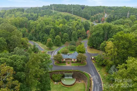 1033 Glade Spring Ct, Belmont, NC 28012