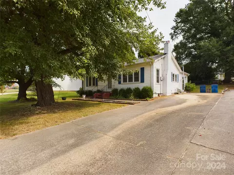 7 Grandview St, Granite Falls, NC 28630