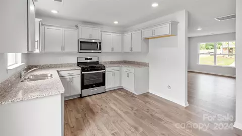 96 Madelyn Dr, Clyde, NC 28721 photo 6