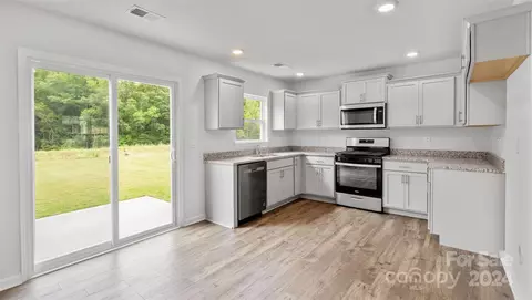 96 Madelyn Dr, Clyde, NC 28721 photo 5