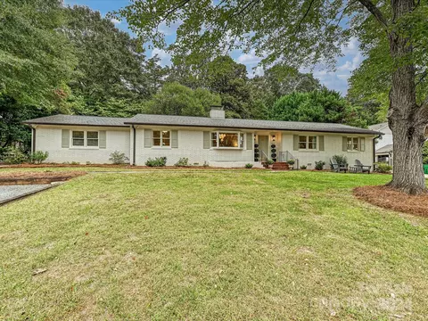 5913 Sharon View Rd, Charlotte, NC 28226