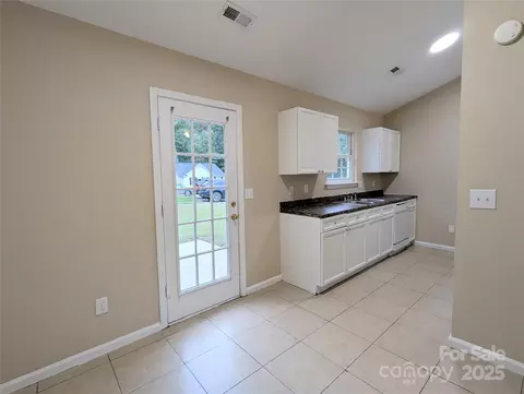 602 Gusty Ct, Charlotte, NC 28208 photo 10