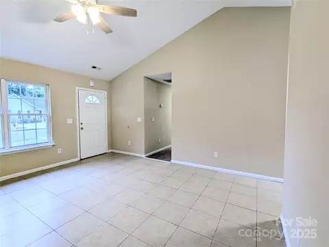 602 Gusty Ct, Charlotte, NC 28208 photo 3