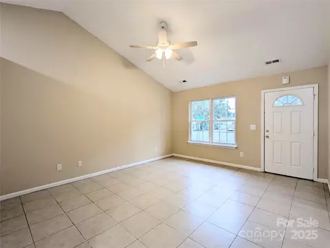 602 Gusty Ct, Charlotte, NC 28208 photo 4