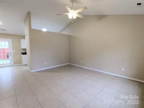 602 Gusty Ct, Charlotte, NC 28208 photo 5