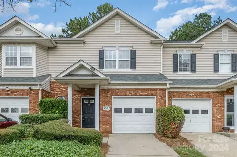 5327 Waverly Lynn Ln, Charlotte, NC 28269