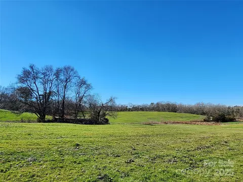 4800 Hula Dr, Heath Springs, SC 29058
