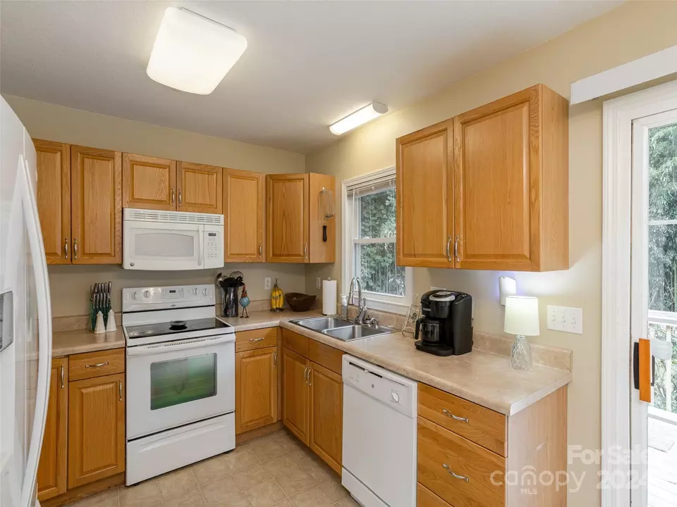  423 Oklahoma Ave, Hendersonville, NC 28739 photo 14