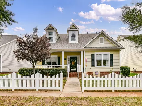 1008 Phar Lap Dr, Indian Trail, NC 28079