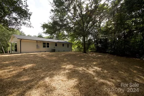 Exterior - 406 Connor St, Lancaster, SC 29720 photo 1 of 3