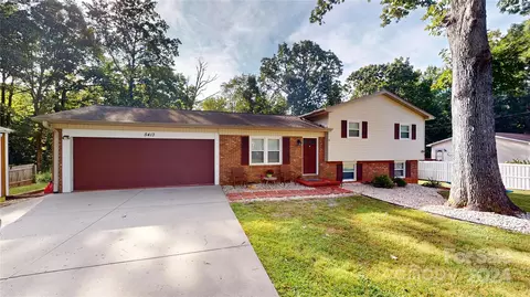 5413 Glenview Dr, Hickory, NC 28602