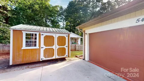 5413 Glenview Dr, Hickory, NC 28602 photo 4