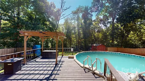 5413 Glenview Dr, Hickory, NC 28602 photo 3