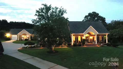 2726 Charleston Ct, Claremont, NC 28610