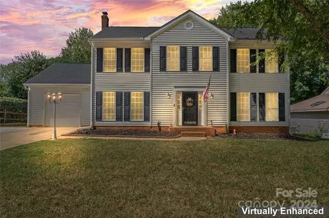 12621 Cedar Fall Dr, Huntersville, NC 28078