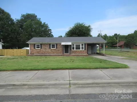 19525 Smithville Ln, Cornelius, NC 28031
