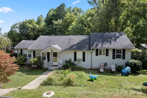 100 Hillside Hts, Brevard, NC 28712