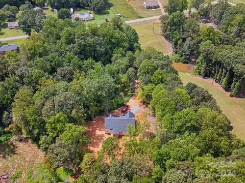 1114 Mauney Rd, Stanley, NC 28164 photo 4