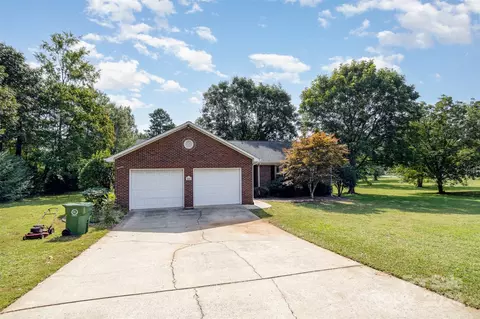664 Loray Farm Rd, Dallas, NC 28034