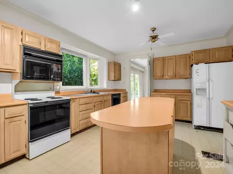 210 Fox Trot Ln, Tryon, NC 28782 photo 18