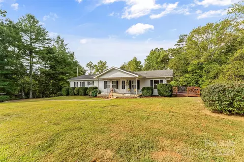 1364 Deacon Dr, Marion, NC 28752