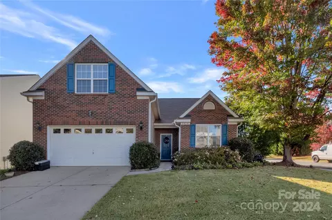 7413 Lamplighter Close Dr, Matthews, NC 28105