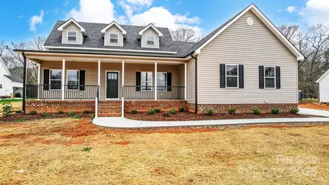 751 White Jenkins Rd, Bessemer City, NC 28016