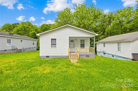 1110 8th St, Statesville, NC 28677