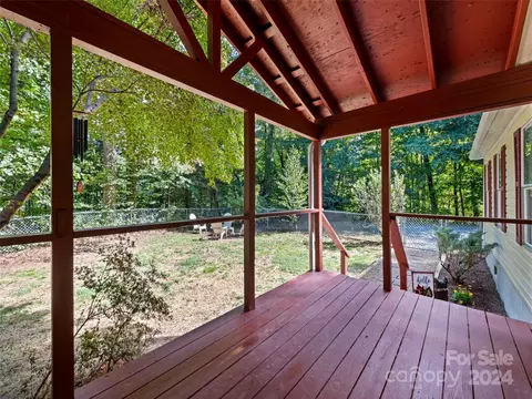 222 Puffy Ln, Sylva, NC 28779 photo 8