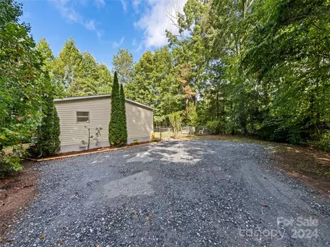 222 Puffy Ln, Sylva, NC 28779 photo 3