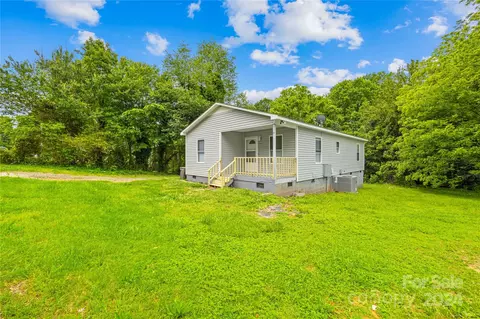 1114 8th St, Statesville, NC 28677