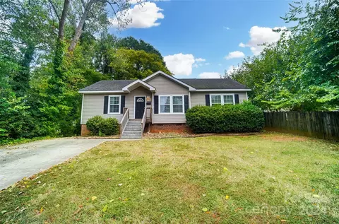 3922 Tamerlane Dr, Charlotte, NC 28205