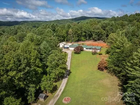 5445 Park View Rd, Lenoir, NC 28645