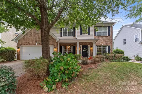10138 Barrands Ln, Charlotte, NC 28278