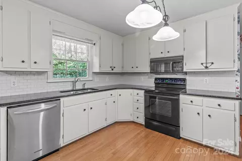 Kitchen - 180 Regency Rd, Salisbury, NC 28147 photo 3 of 4