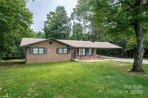 512 Reavis Rd, Harmony, NC 28634