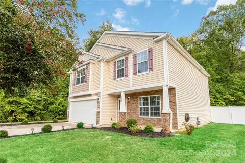 5507 Amber View Ct, Charlotte, NC 28216