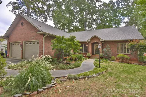 628 Red Fox Trl, Statesville, NC 28677